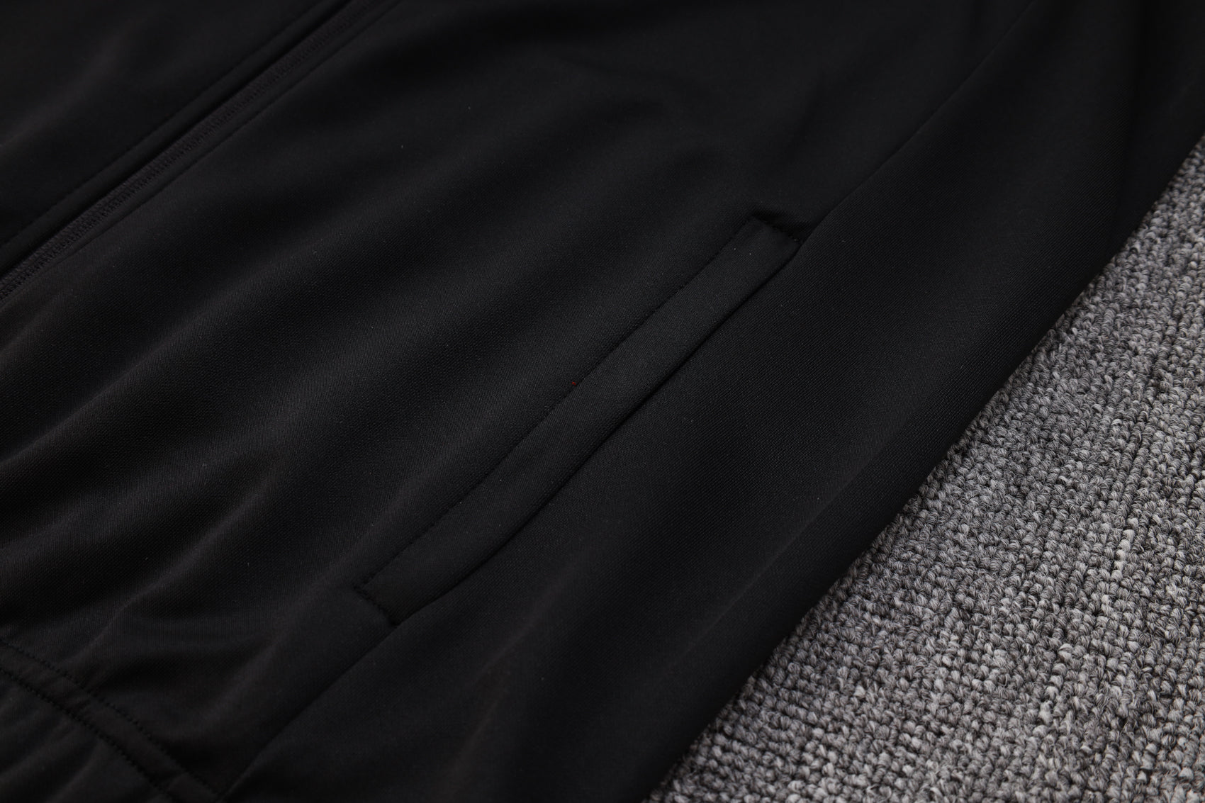 REAL MADRID 23/24 BLACK LONG PULL KIT